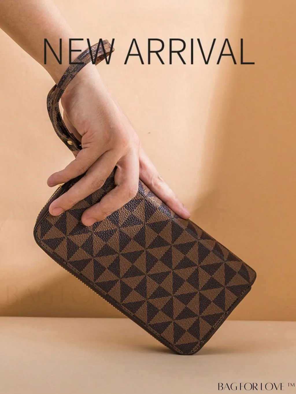 BagForLove - Chic Zippered Long Wallet with Colorblocked Triangle Pattern - A Fashionable Choice