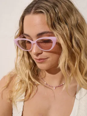 Cassie Cat-Eye Sunglasses in Lilac