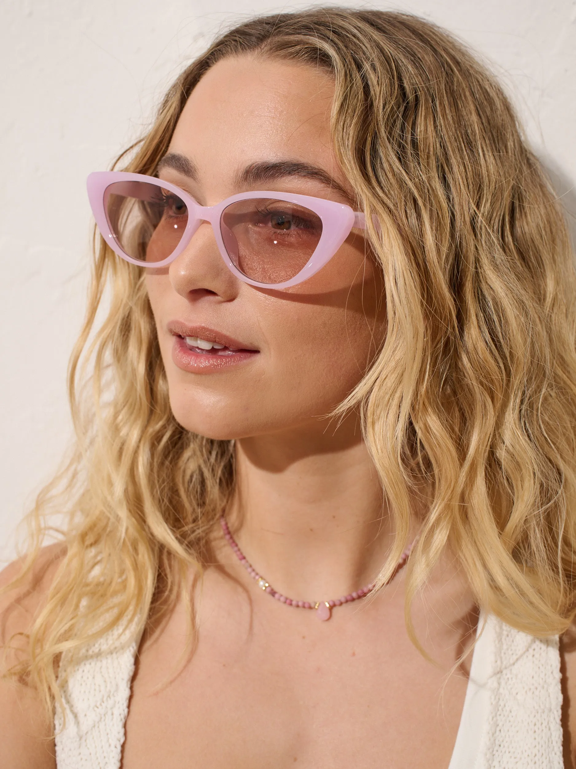 Cassie Cat-Eye Sunglasses in Lilac
