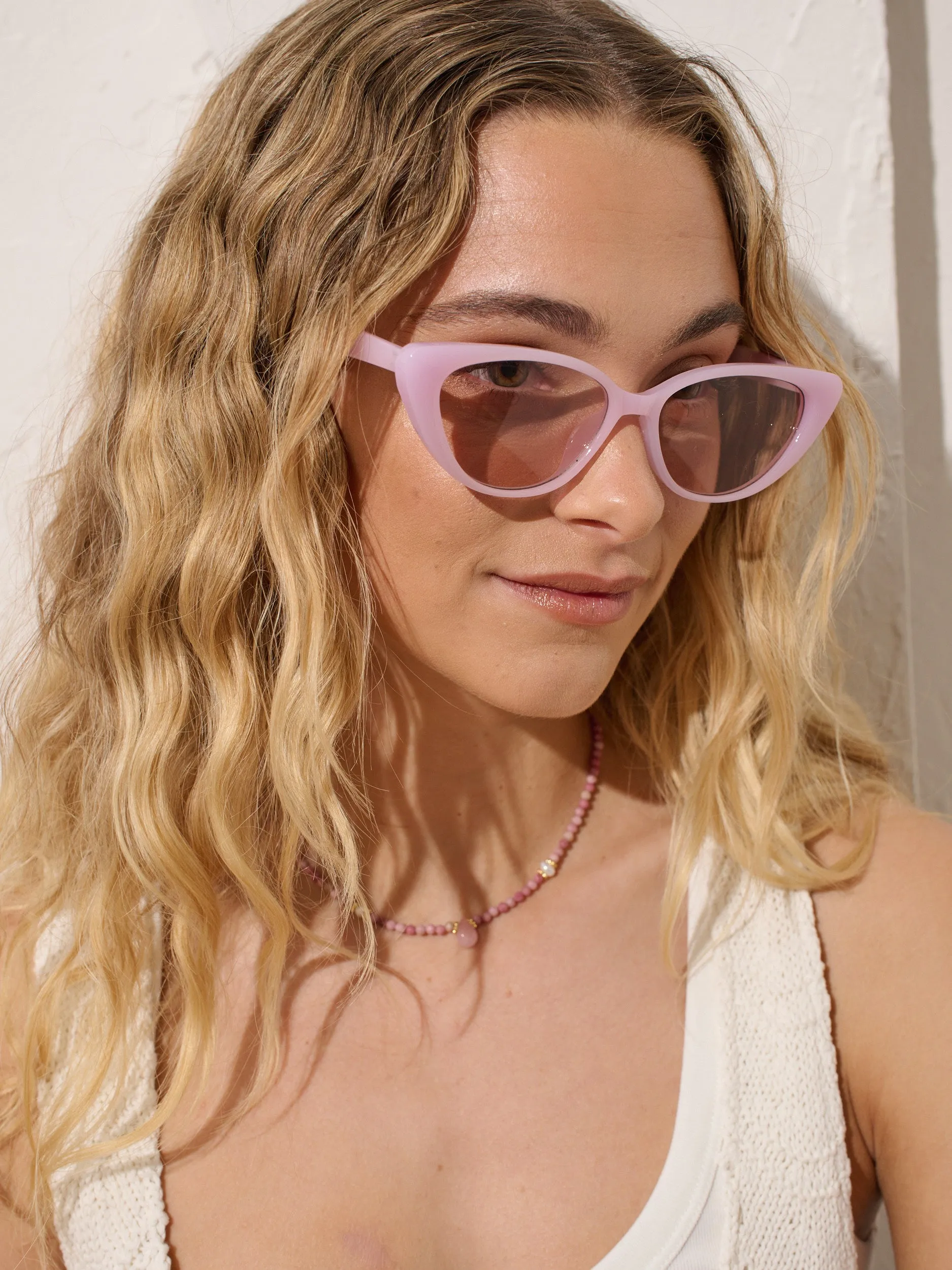 Cassie Cat-Eye Sunglasses in Lilac