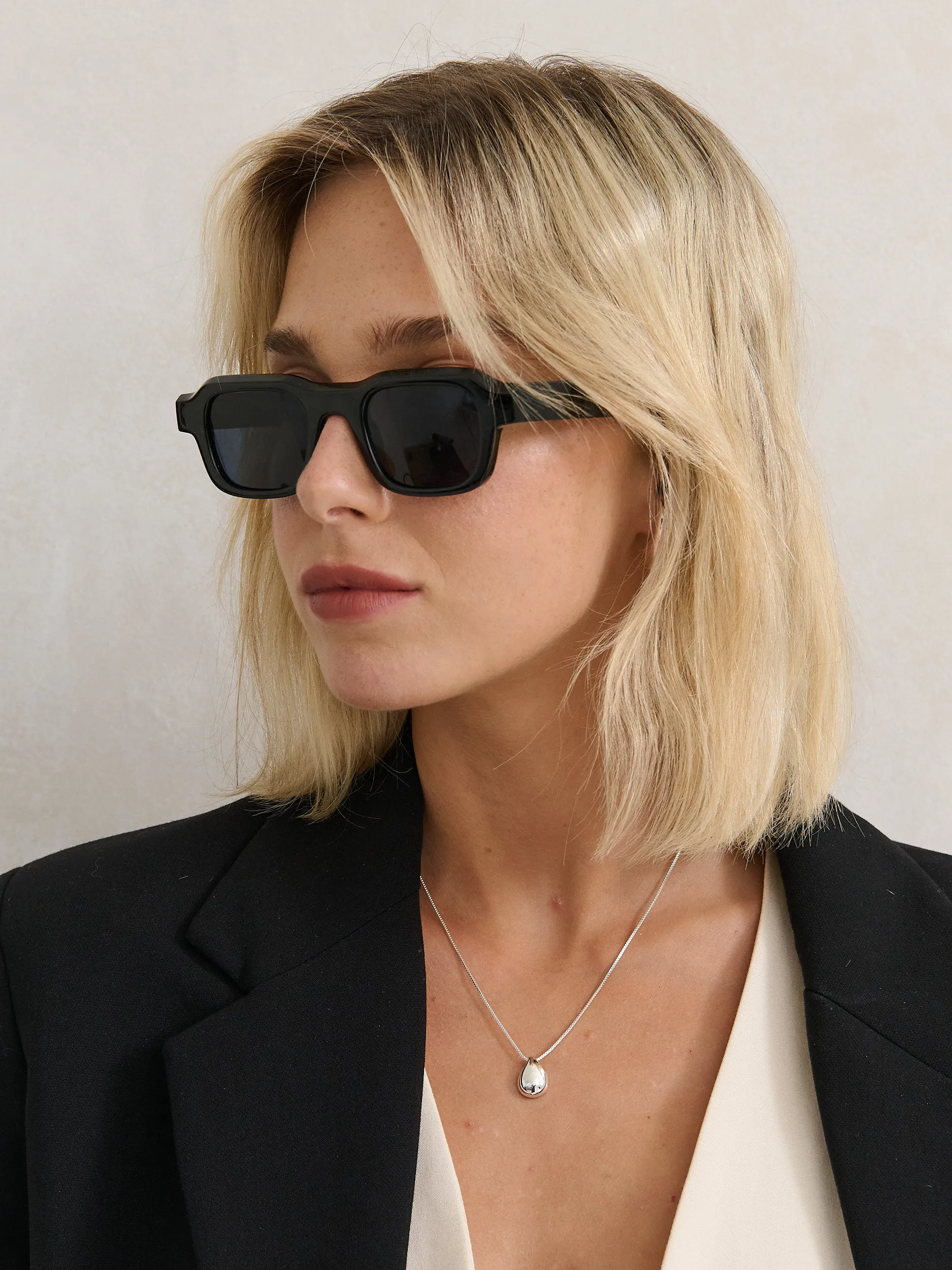 Cezanne Angular Sunglasses in Black