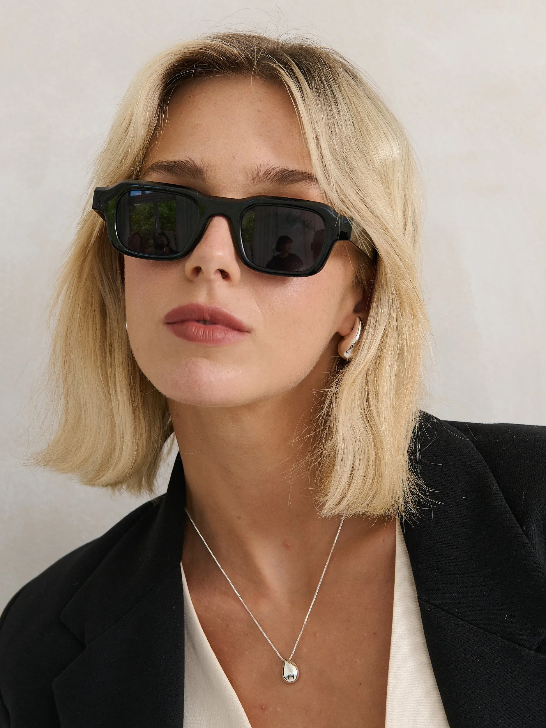 Cezanne Angular Sunglasses in Black
