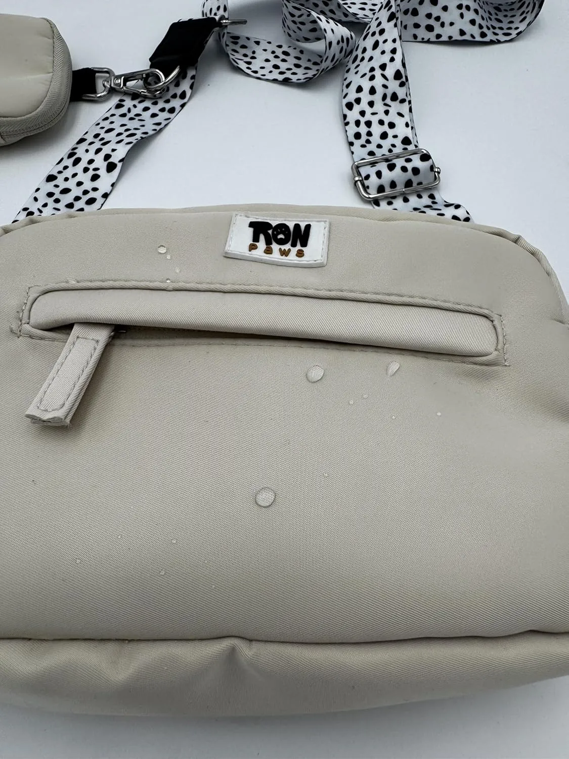 Dog Walking Bag - Treat Purse for Training - Puppy Treat Pouch - Train Pouch - Training Bag - Crossbody Bag - Puppy Training (Beige) - Fanny Bag - Crossbody Bag to Train Dogs - Dog Walk Bag