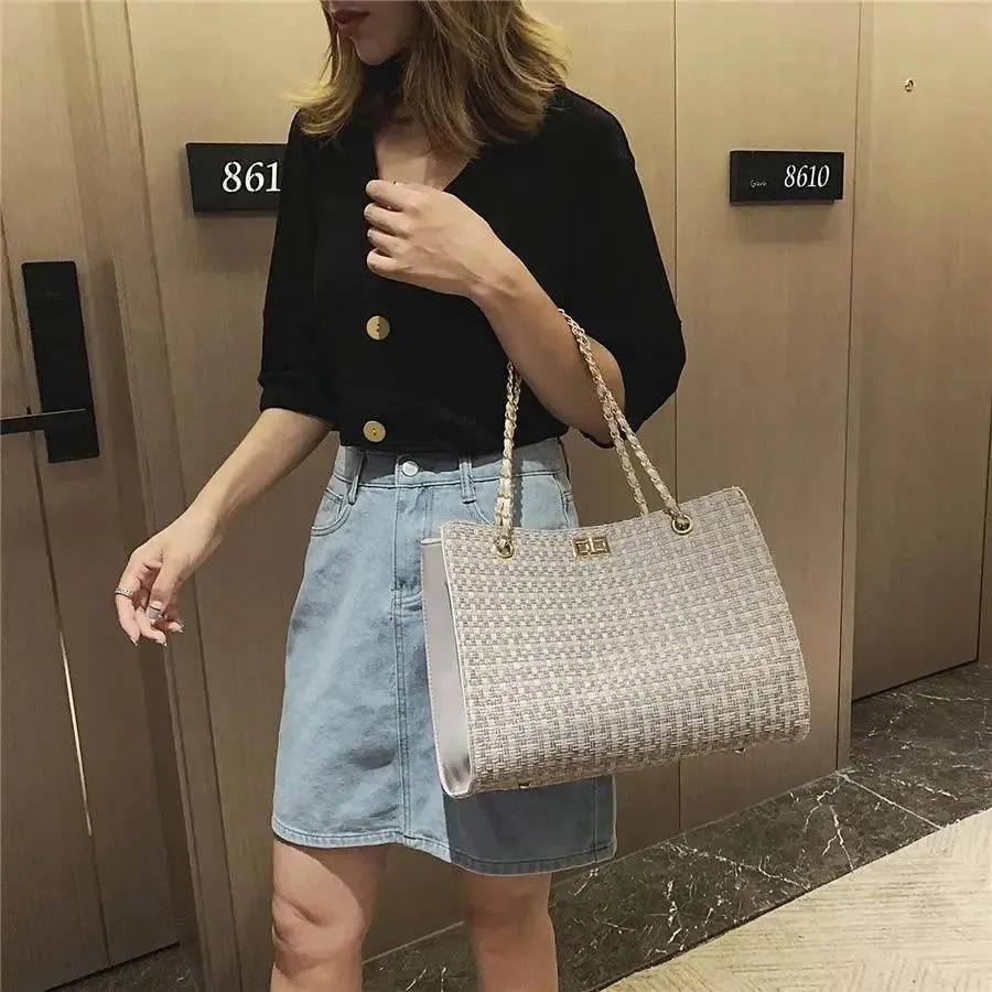 Famous Designer Pu Leather Chain Shoulder Bag/Crossbody Bags With High Quality And Large Capacity For Ladies And Girls