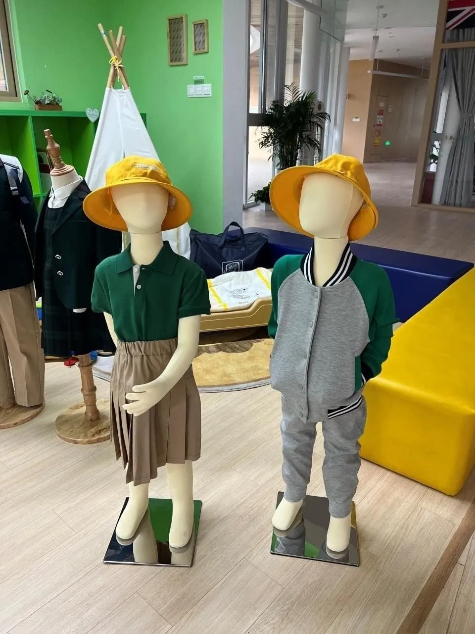 Female Tailors Dummy Mannequin Manikins with Flexible Arms & Legs, Tailors Dressmaker Dummy Manikin for 1-14 Years Old Kids, Removable Head with Stand