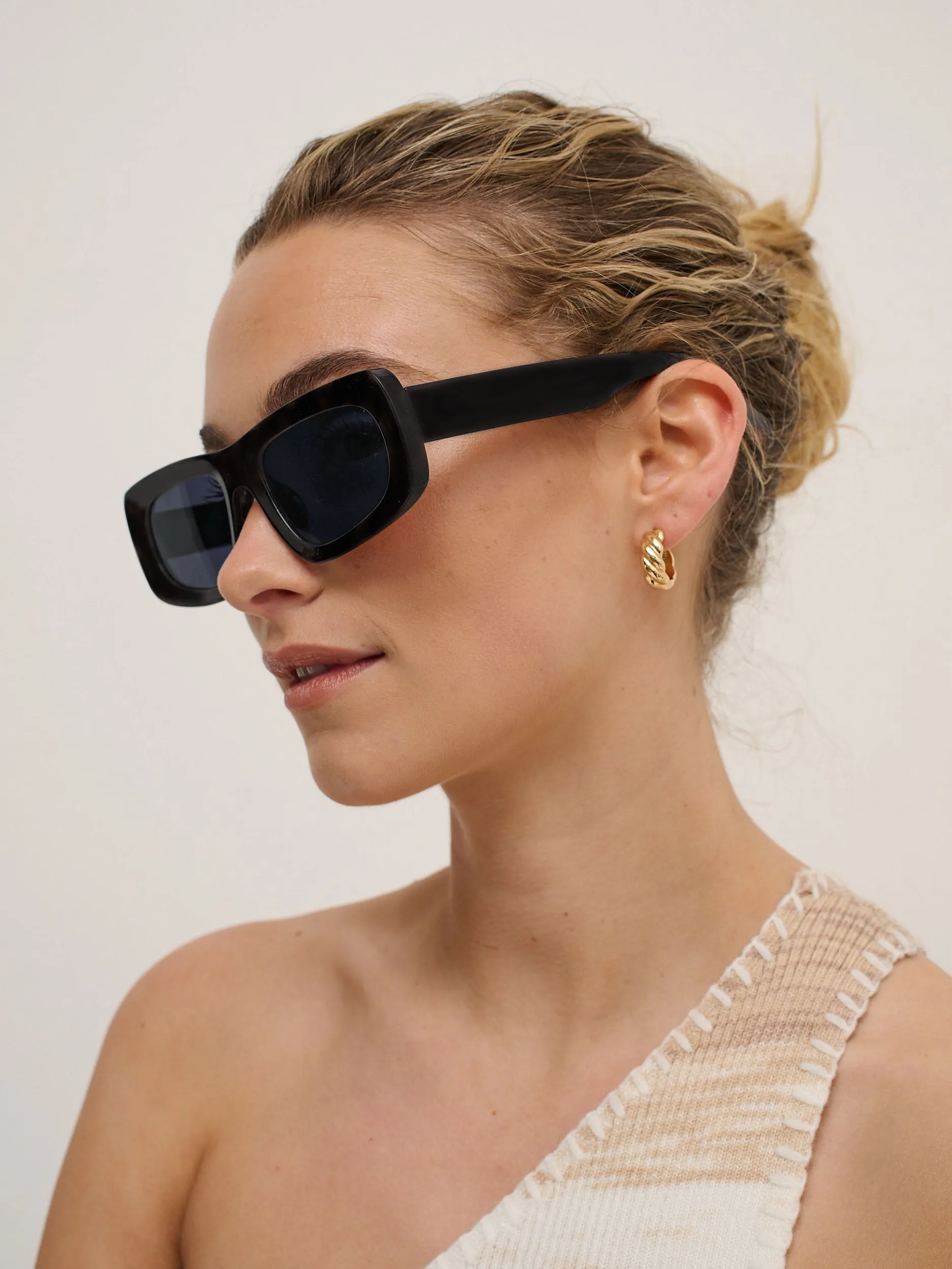 Grasson Rectangular Sunglasses in Black