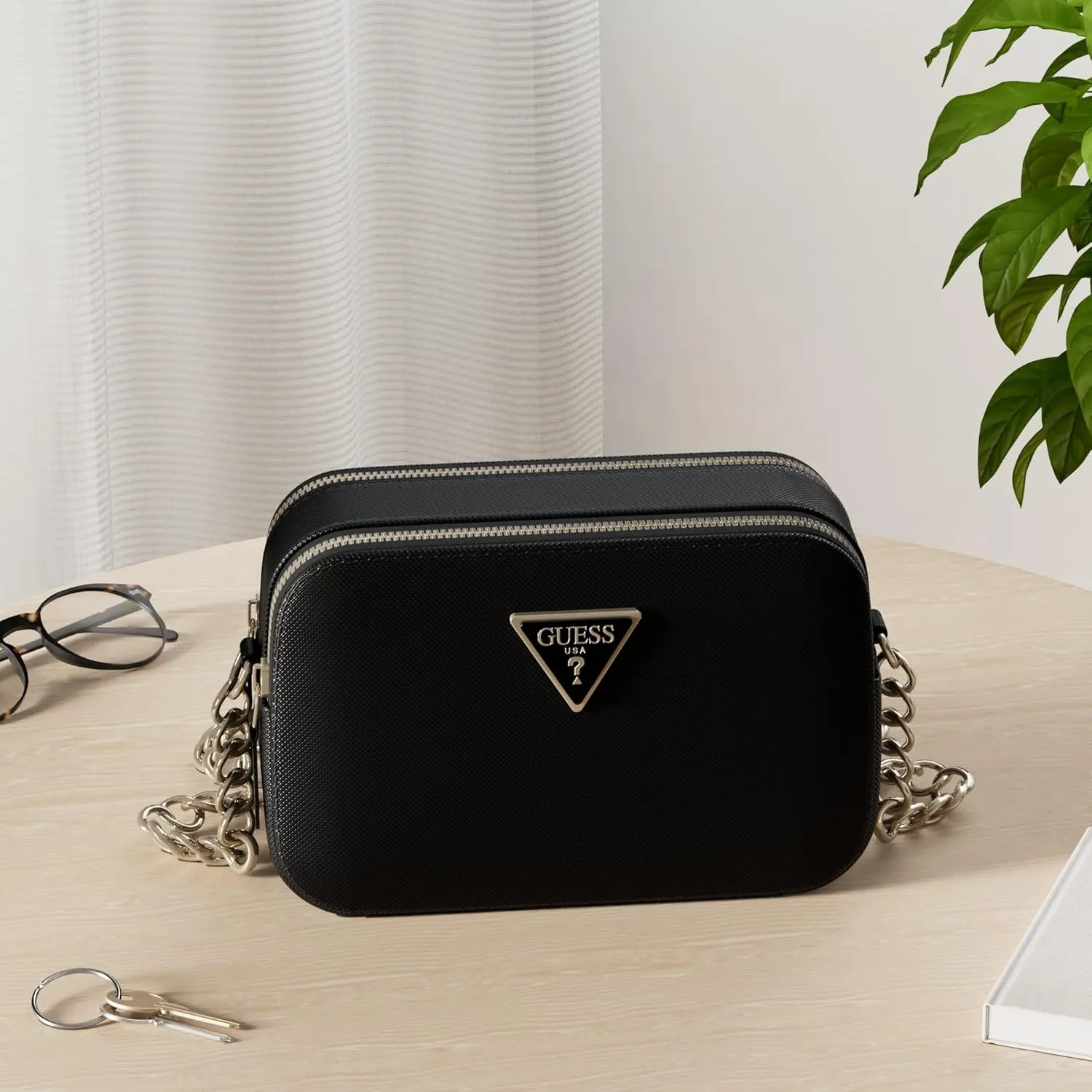 GUESS Noelle Crossbody Camera