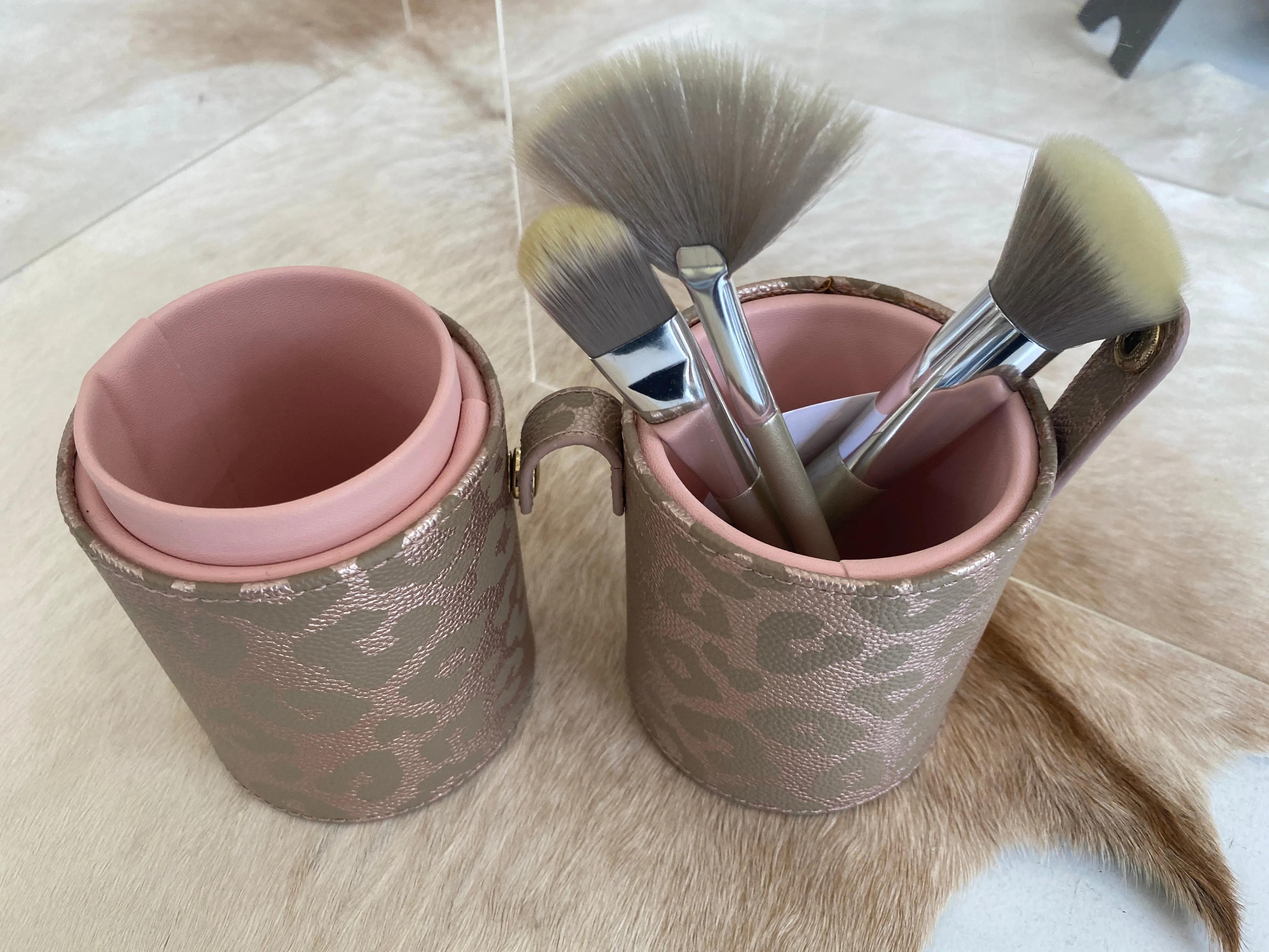 Hollis Brush Holder
