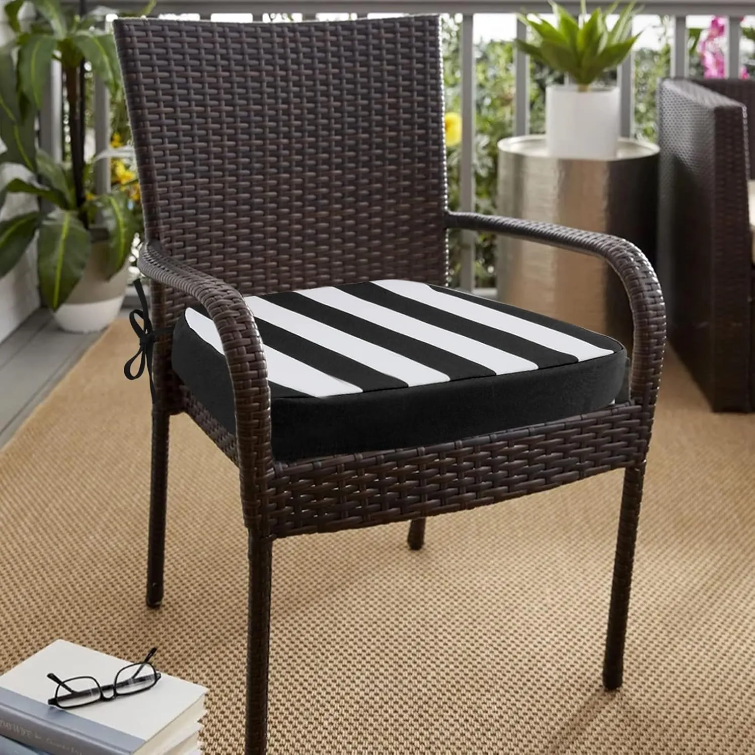 idee-home Outdoor Chair Cushions Set of 4, 17" x 17" x 3" Thick Patio Furniture Outdoor Seat Cushions Waterproof with Ties, Dining Pads
