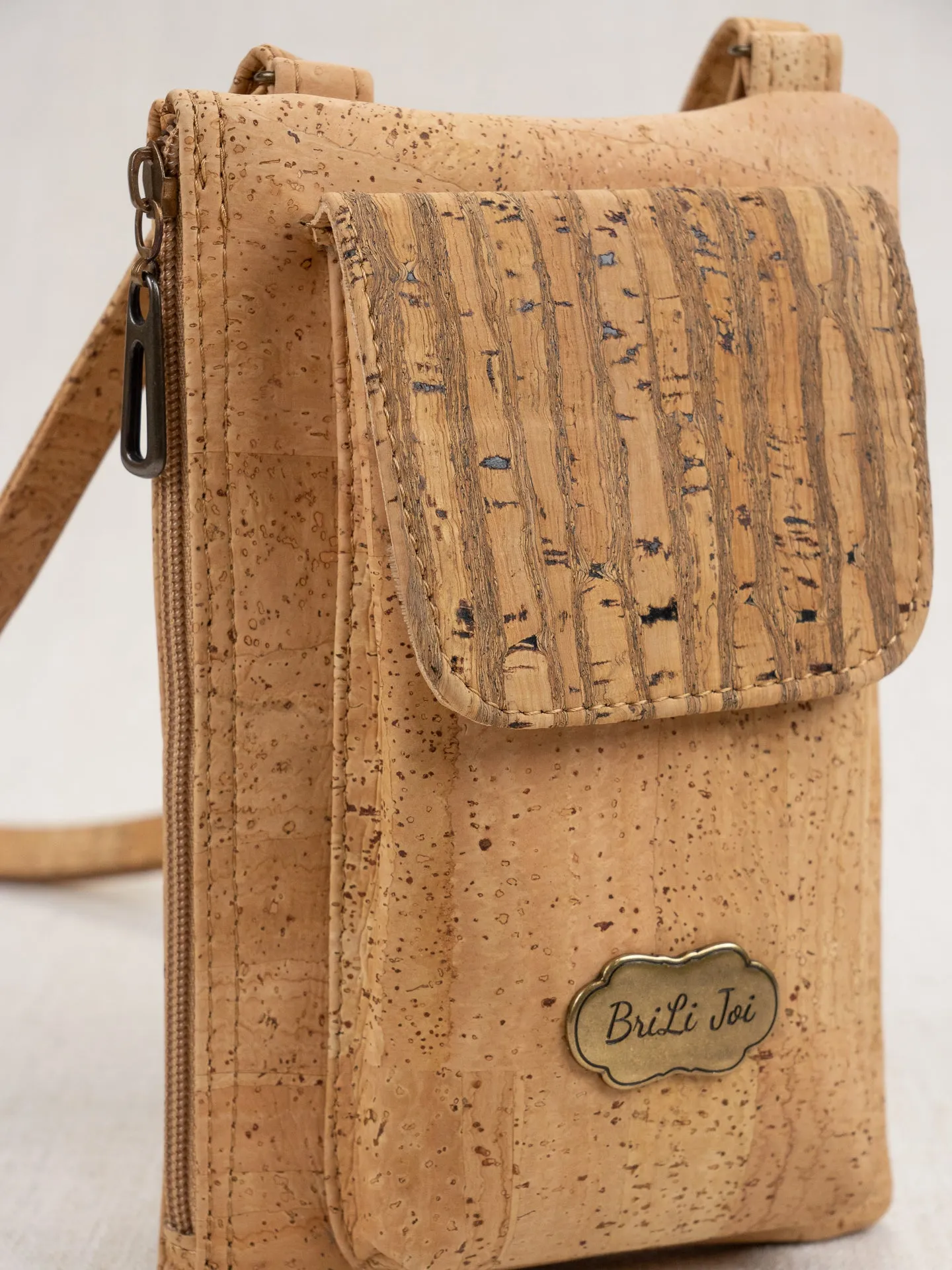 Kari Phone Bag