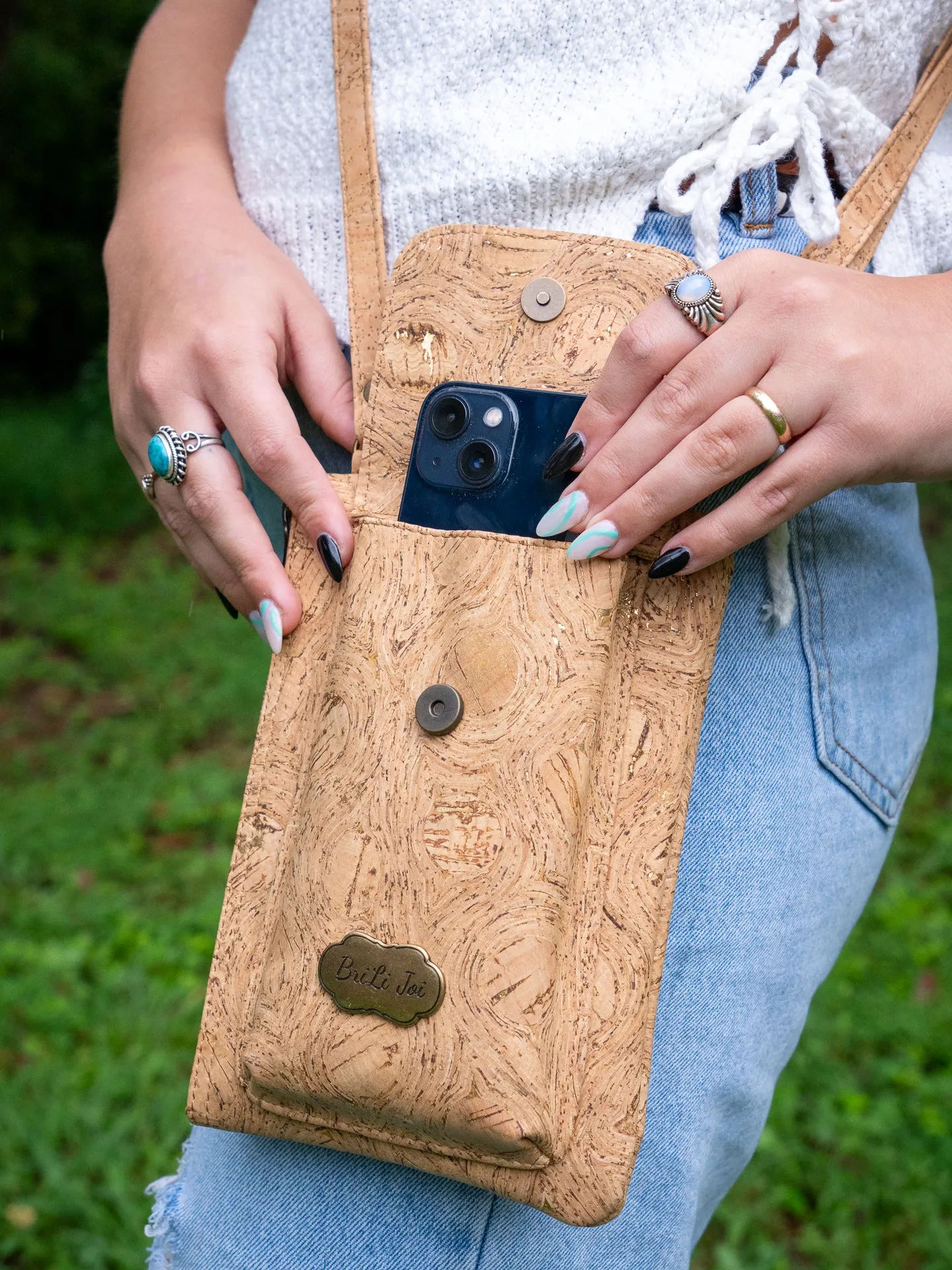 Kari Phone Bag