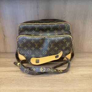Louis Vuitton Monogram Canvas Brown Camera Bag 27x2.5x17
