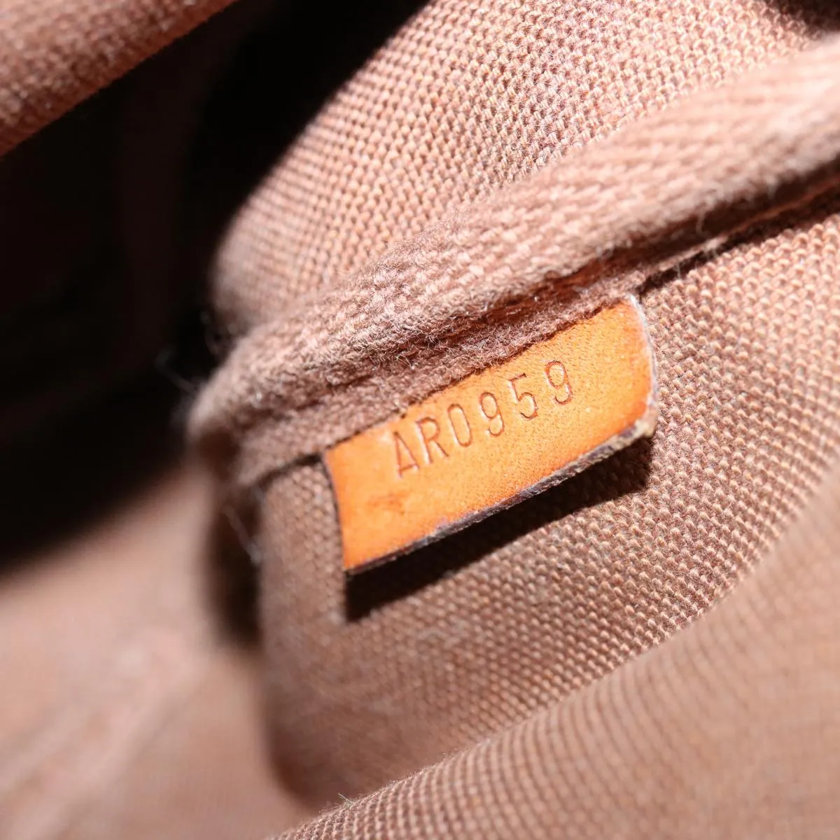 Louis Vuitton Pochette Accessoire  Canvas Clutch Bag ()