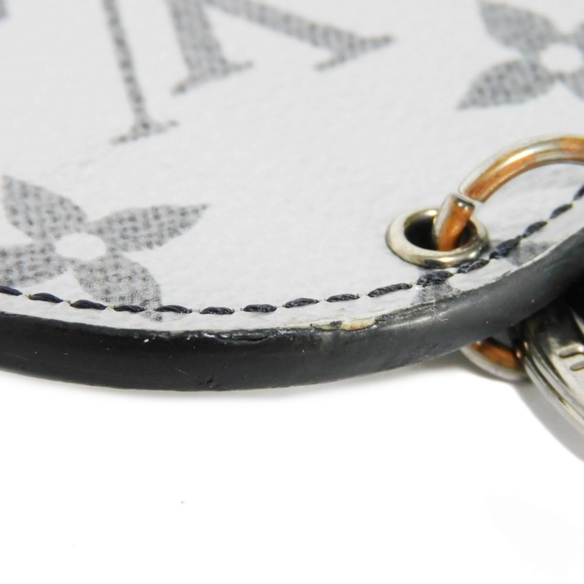 Louis Vuitton Porte Clés  Leather Wallet  ()