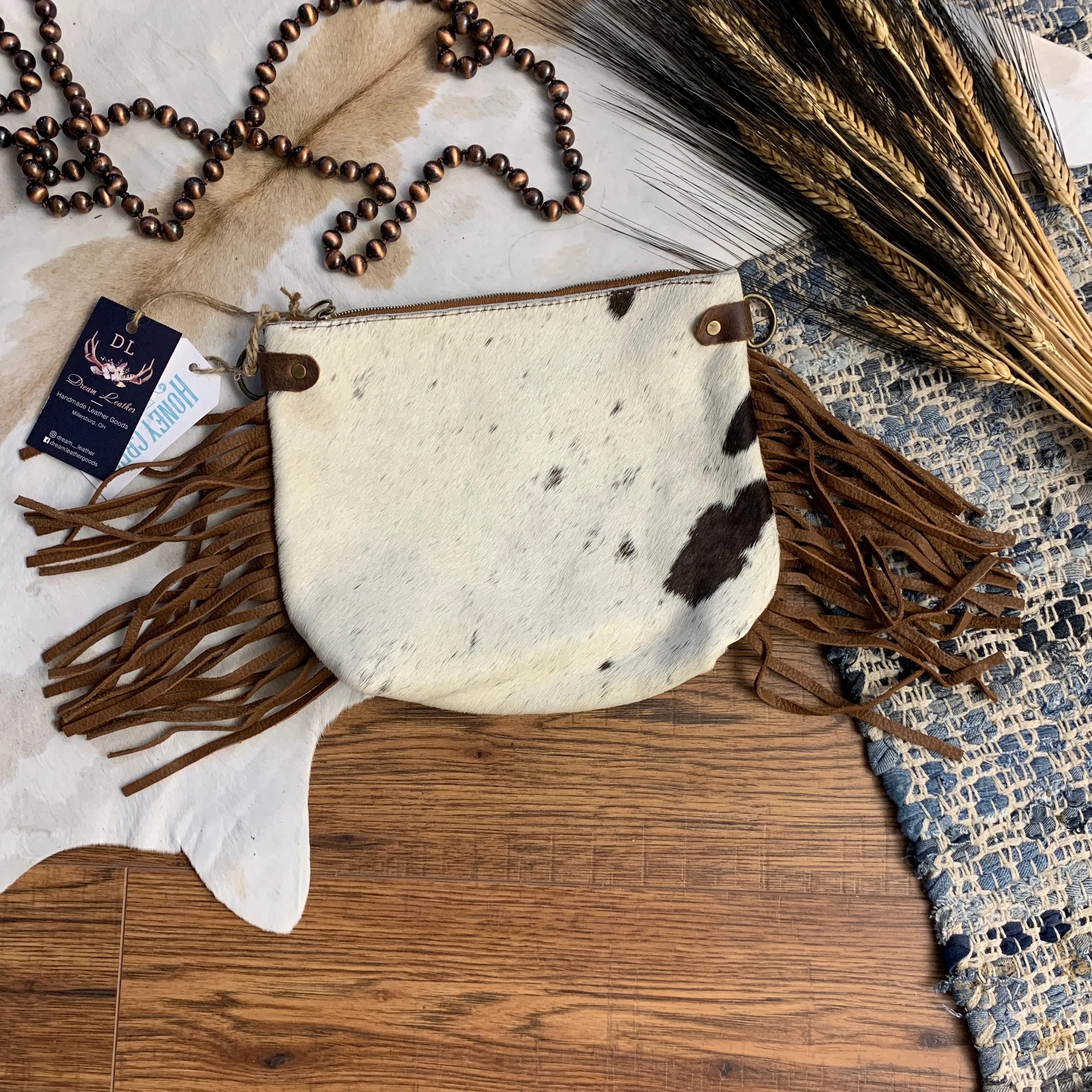 Medium Pouch with Base