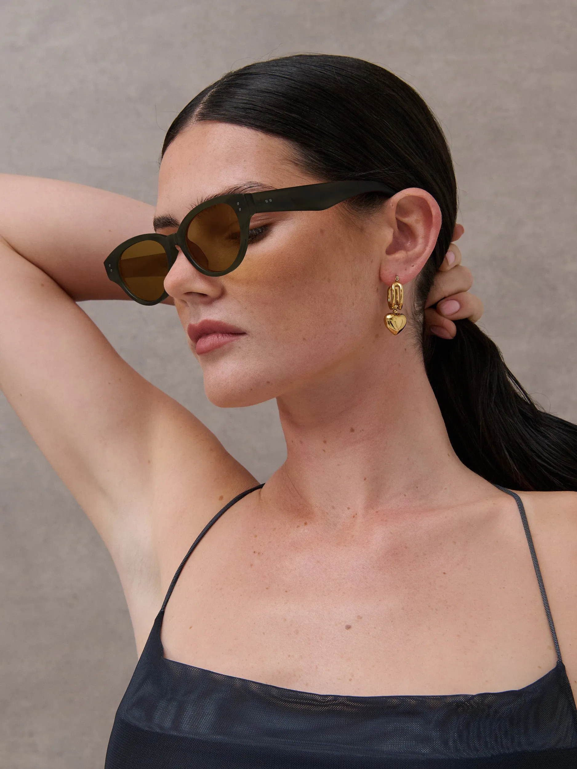 Megan Oval Frame Sunglasses in Green