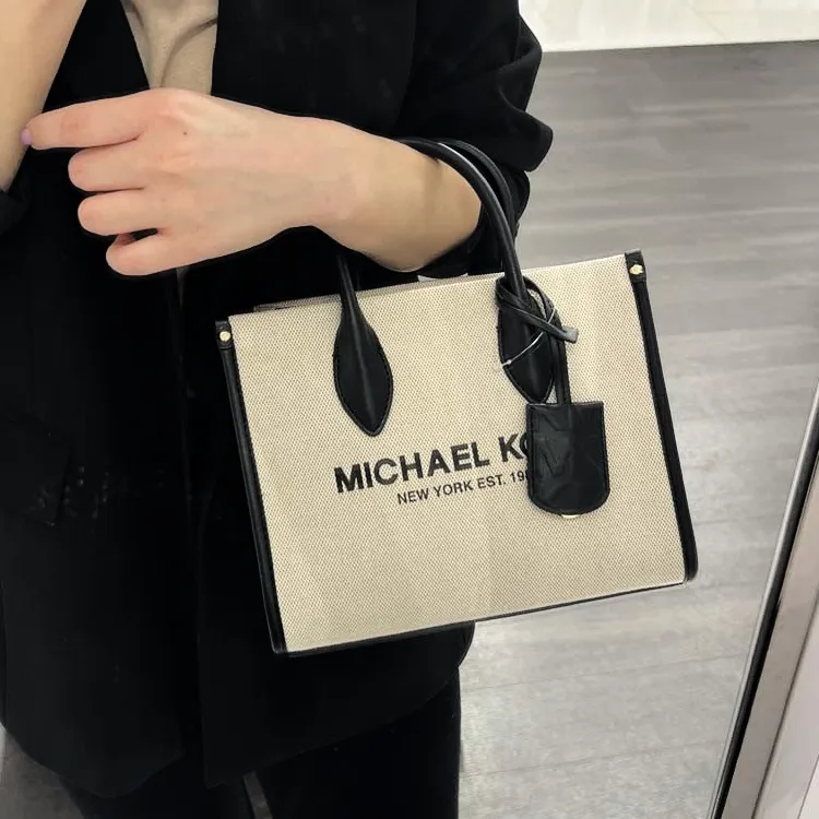 MICHAEL KORS Milerra SM Shopper/Tote Tz Xbody with Detachable Strap for Crossbody Wear
