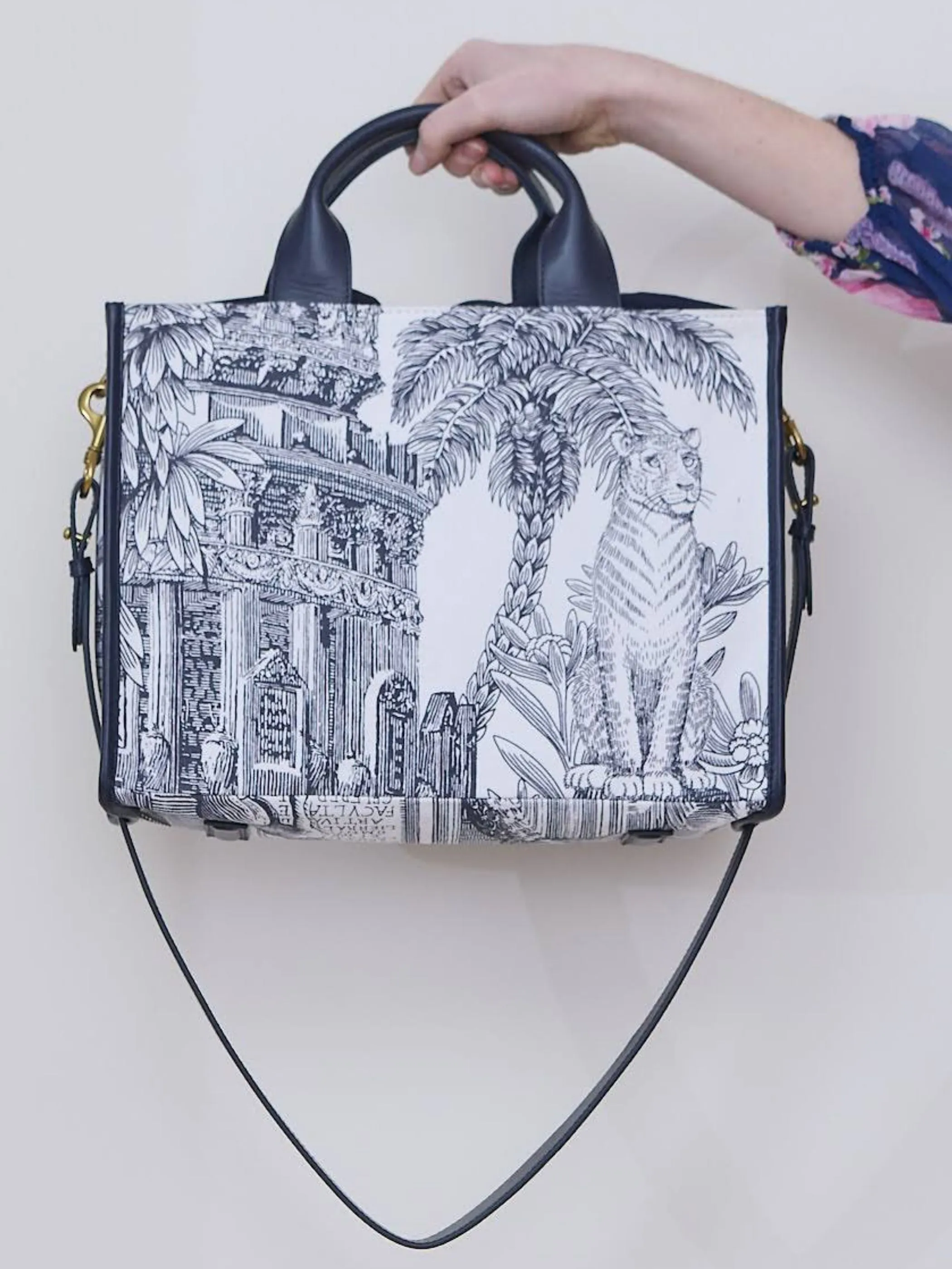 Nomad Piranesi Sac, Night