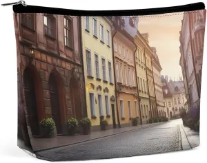 Poland's Historic Center Street Printed Makeup Bag Portable Cute Travel Makeup Bag Cosmetic Bags for Women Suitable for Travel Vacation Bathroom Organization Dating Party