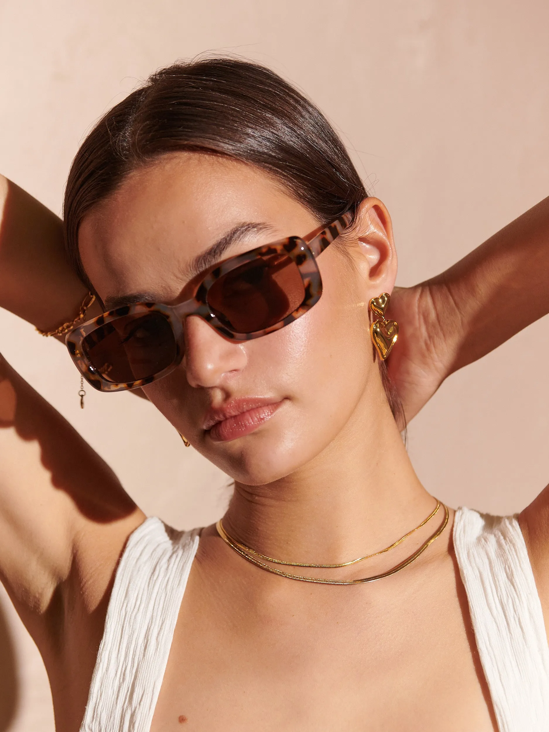 Portia Rectangular Sunglasses in Dark Tort