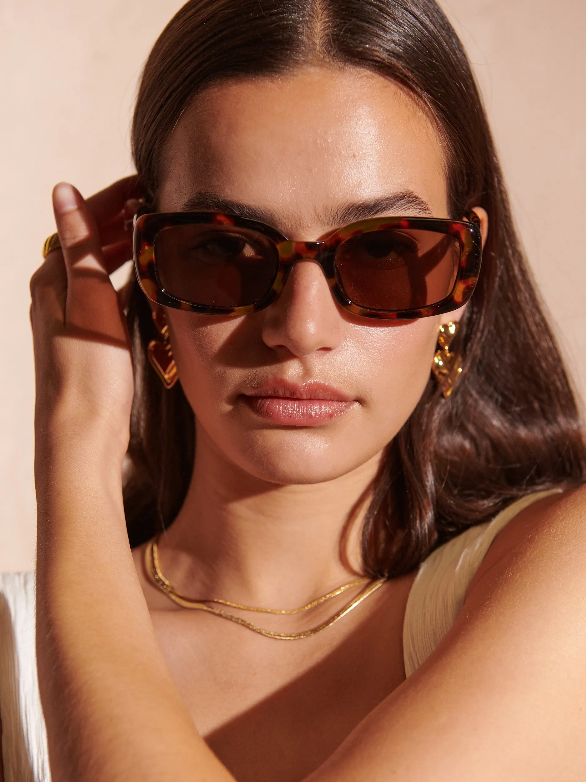 Portia Rectangular Sunglasses in Dark Tort