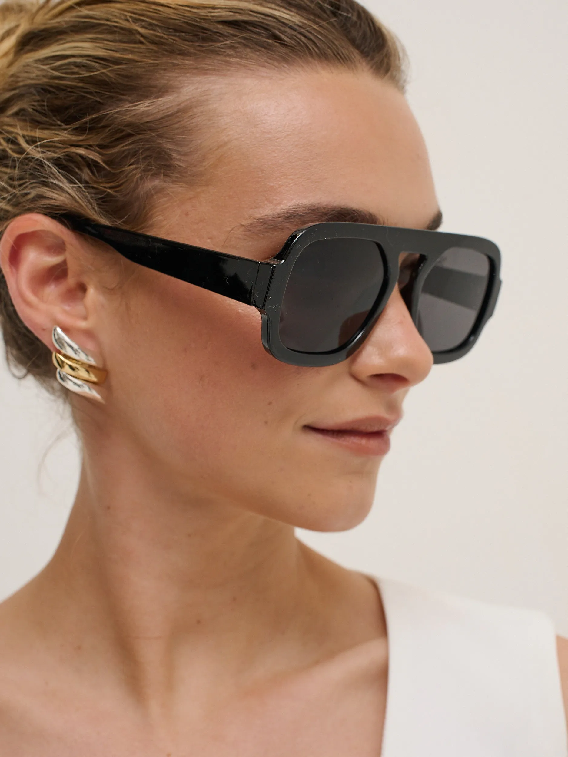 Retro Aviator Sunglasses in Black