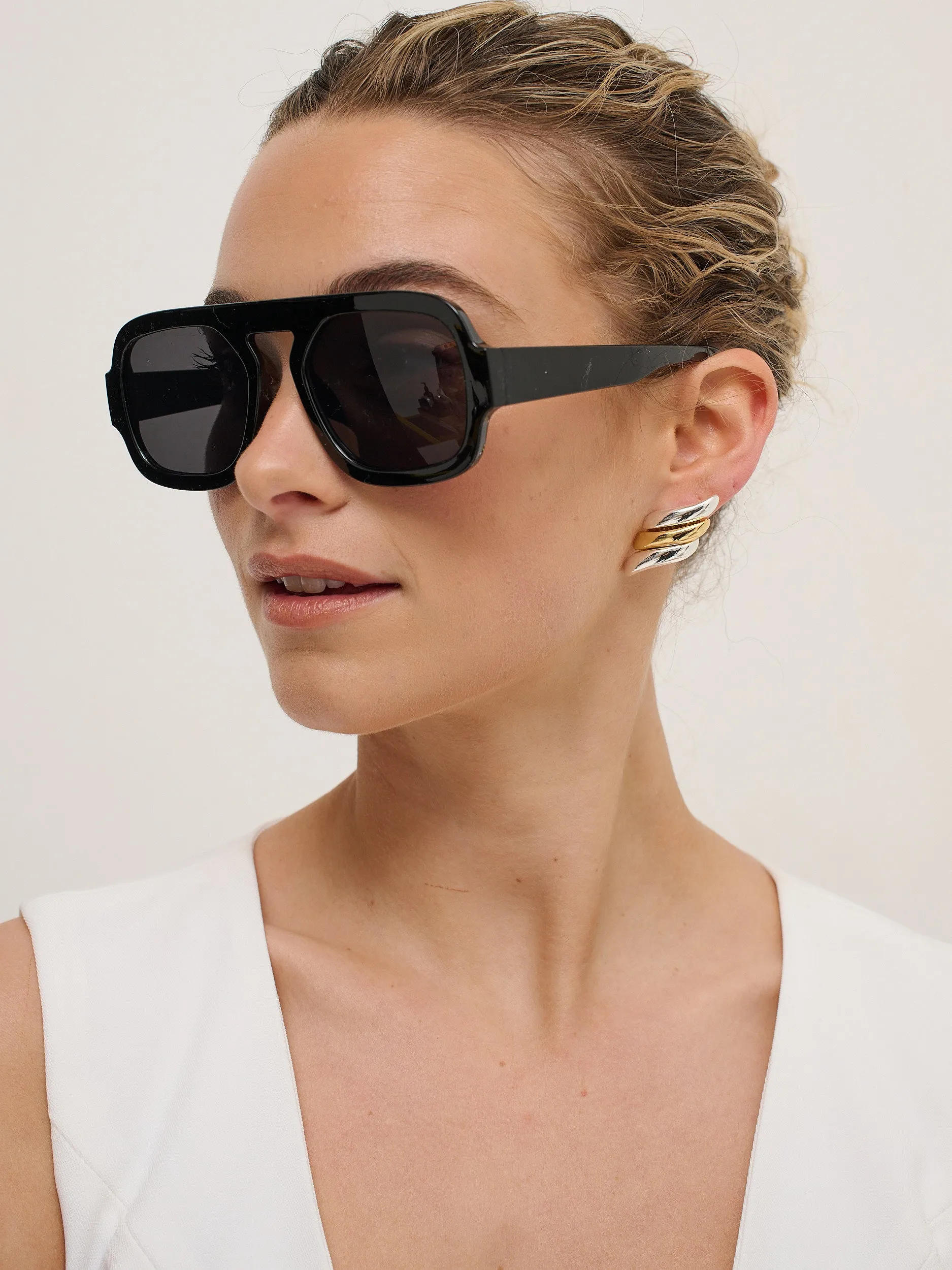 Retro Aviator Sunglasses in Black