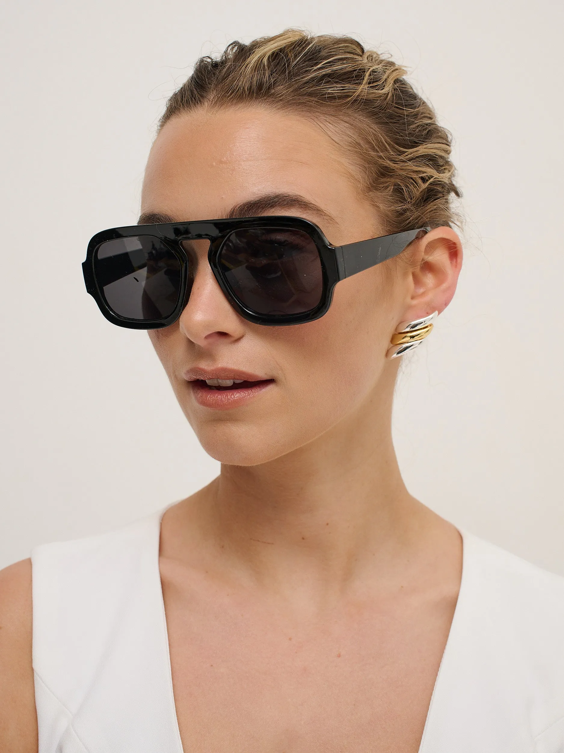 Retro Aviator Sunglasses in Black