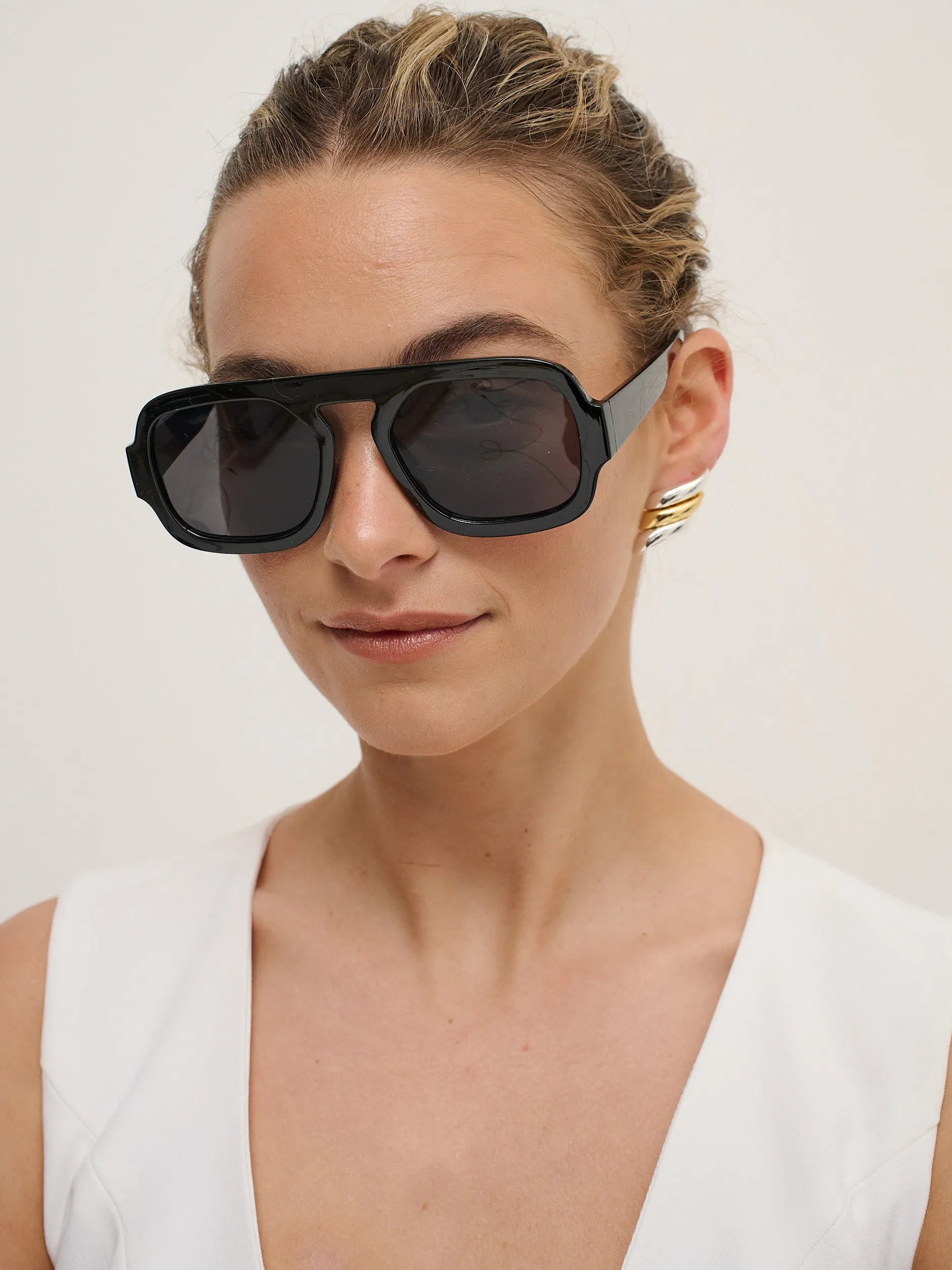 Retro Aviator Sunglasses in Black