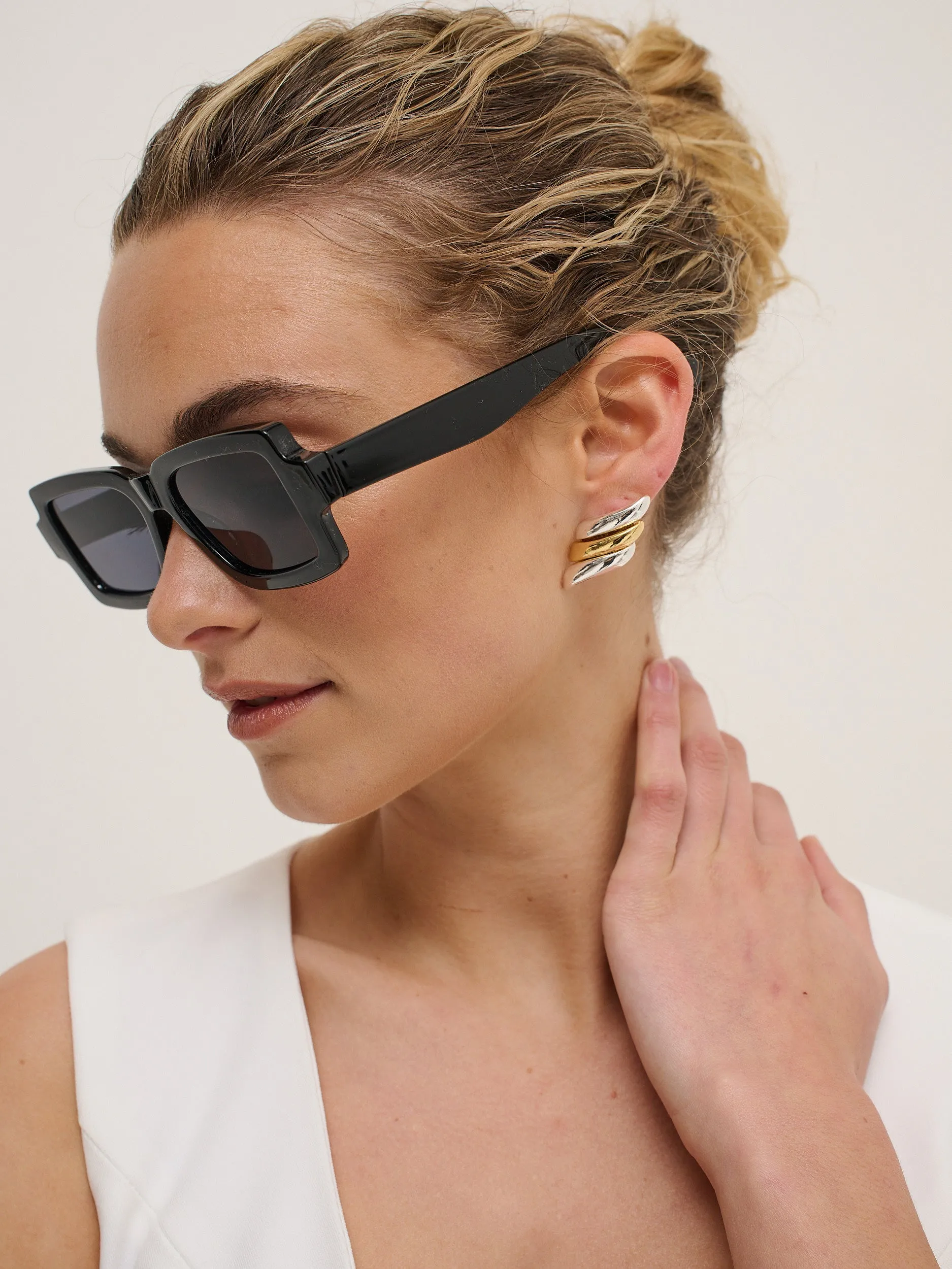 Sierra Square Frame Sunglasses in Black