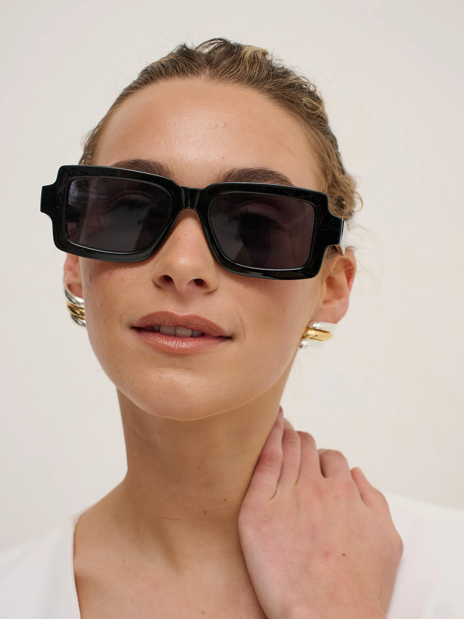 Sierra Square Frame Sunglasses in Black
