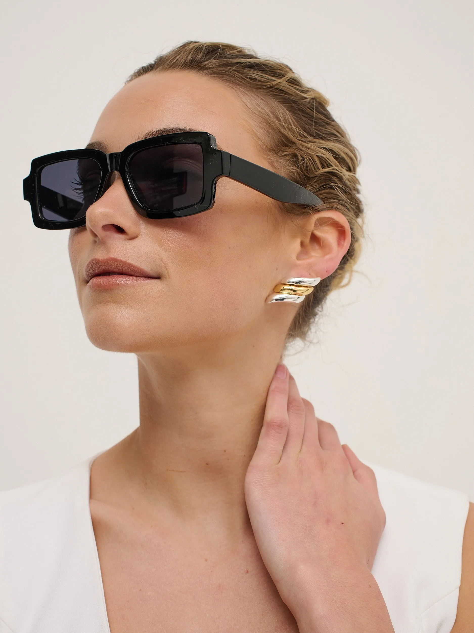 Sierra Square Frame Sunglasses in Black
