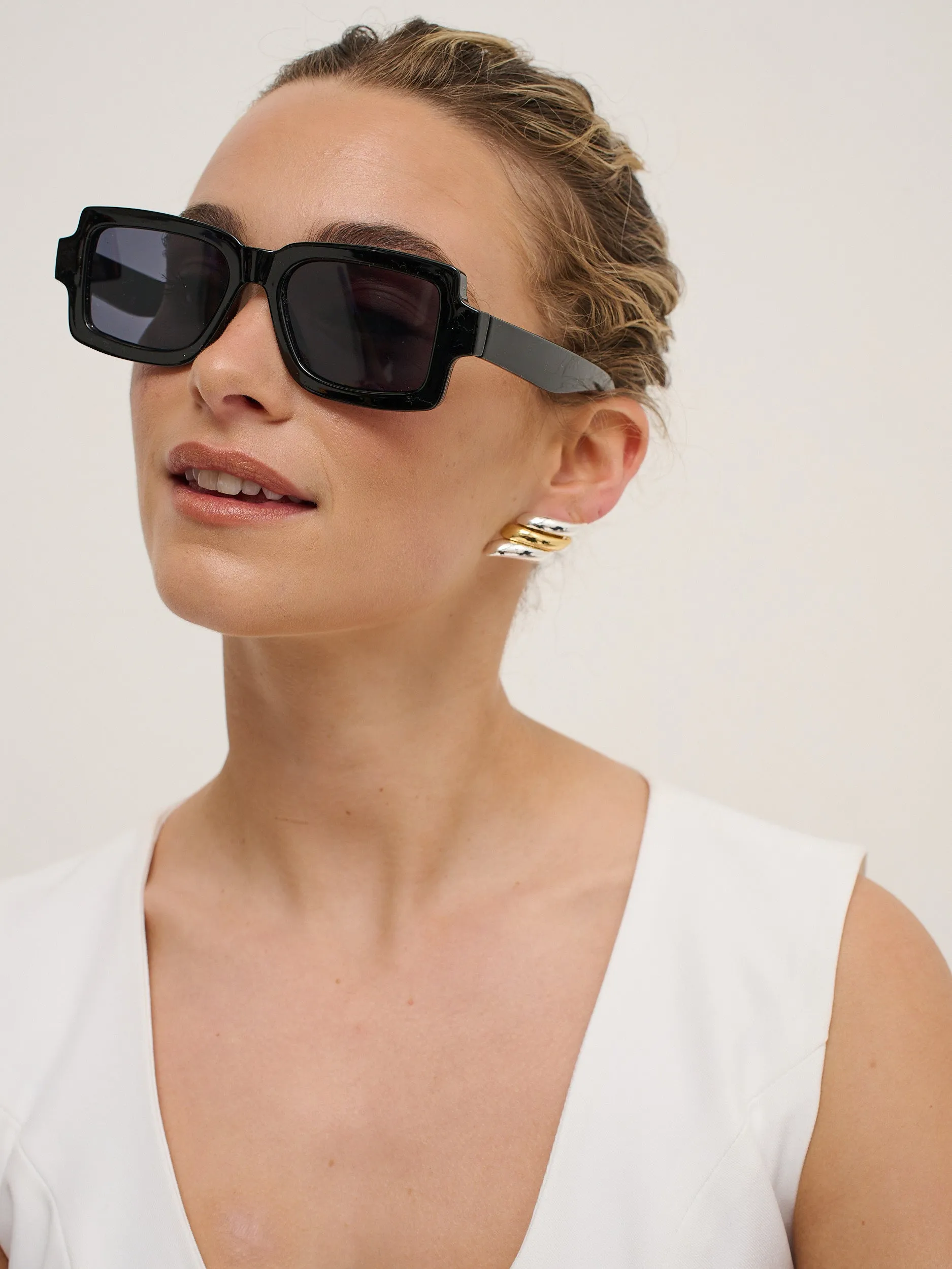 Sierra Square Frame Sunglasses in Black