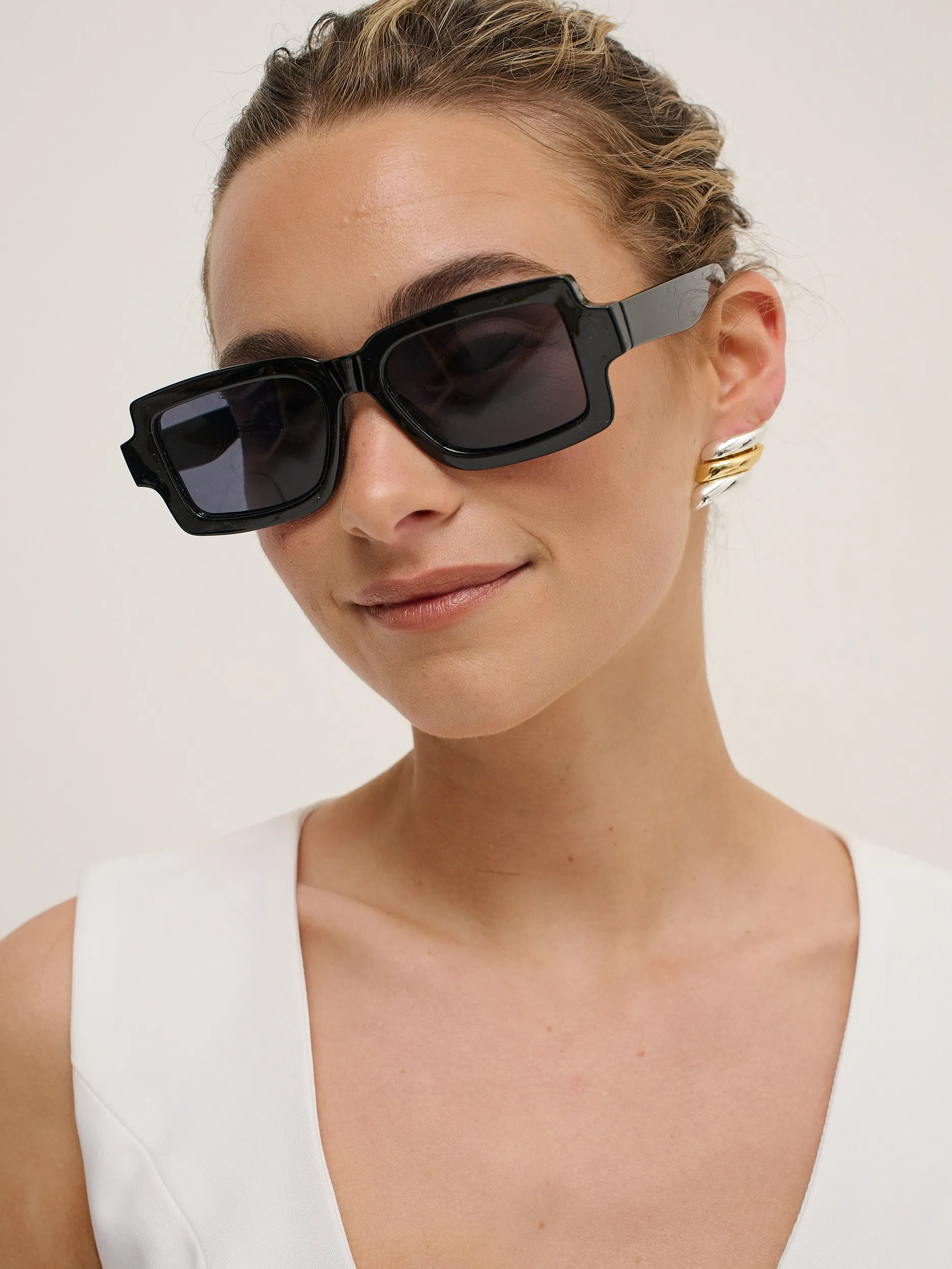 Sierra Square Frame Sunglasses in Black