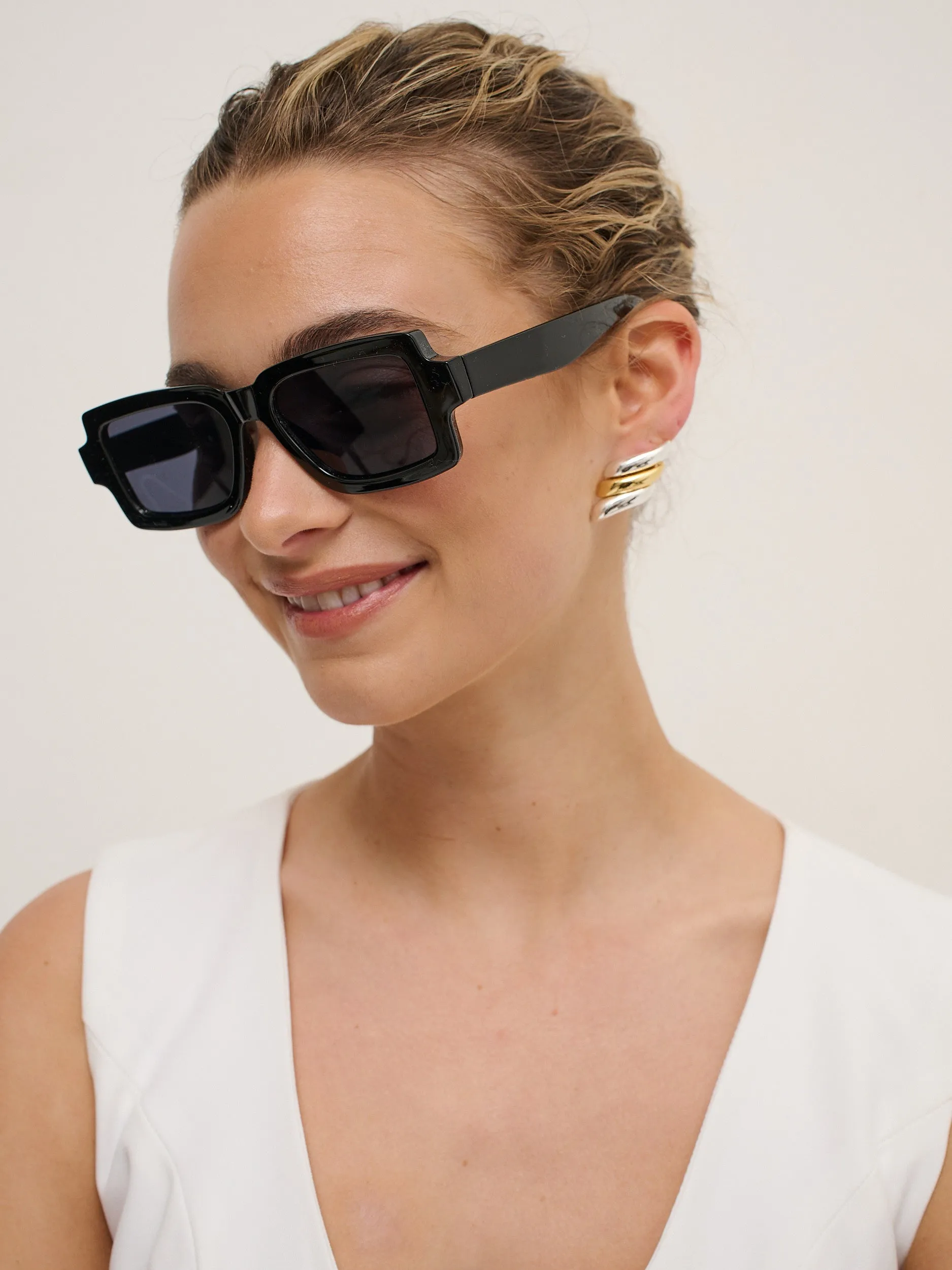 Sierra Square Frame Sunglasses in Black