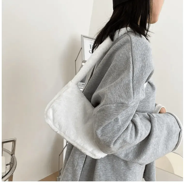 Simple And Stylish Women Soft Plush Winter Furry Shoulder Bags For Ladies And Girls Designer Clutch Handbag For Female