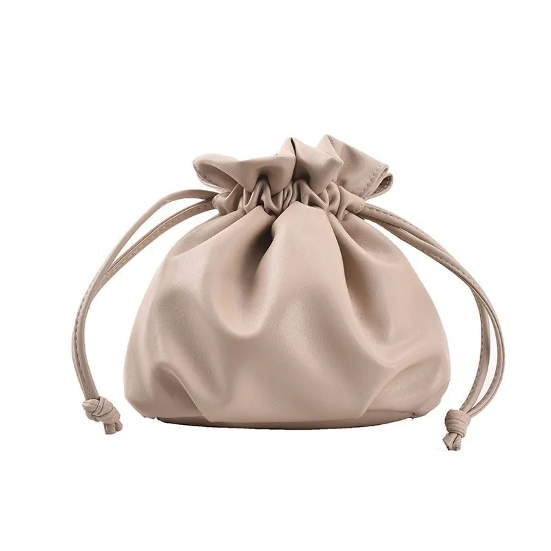 Soft Minimal Pouch Bucket