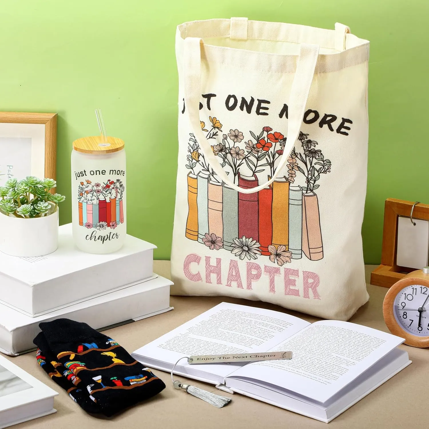 Yungyan Teacher Appreciation Gifts Book Lovers Gifts Set Include Canvas Tote Bag Glass Cup with Bamboo Lid and Straw Novelty Socks Bookmark Tassel for Teacher Graduation Librarian Author(Stylish)